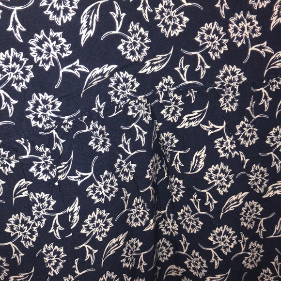 Old navy blouse - Picture 6 of 8